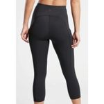 Athleta NWT Ultimate Capri Stash Pocket 7/8 Pocket NWT Sz. XS Photo 1