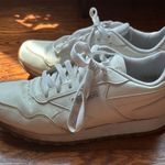 Reebok Sneakers Photo 0