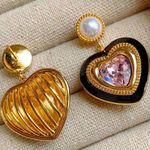 Pearl with Heart Shape Pink Stone & Black Edge Heart Shaped Earrings Rare New Gold Photo 0