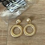 8 Other Reasons  gold earrings Photo 0