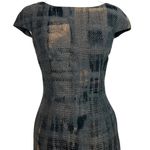Theia Sheath Abstract Plaid Cocktail Dress Size 2 Gold Black Cap Sleeve Luxury Photo 2