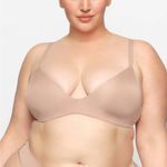 SKIMS NWT  Wireless Form Push-Up‎ Plunge Bra BR-WRL-1891Clay Size 40D Photo 0