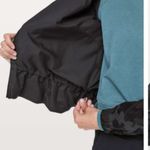 Lululemon  Pack It Up Jacket in black/camo with hood size 2 Photo 6