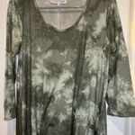 C’EST LA VIE BRAND GREEN TIE DYE ASYMMETRICAL HEMLINE SIZE LARGE
SUPER SOFT💚 Photo 6