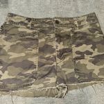 Universal Threads Universal Thread Camo Shorts Photo 0