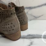 Anthropologie Liendo | Women's Neutral Suede Leather Cut Out Booties Sz 6 Photo 3