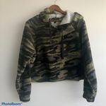 Derek Heart Camo cropped fleece hoodie size large Photo 0