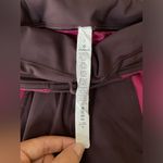 Lululemon Wake & Train Tight Legging 28" in Black Satin / Star Ruby Size 2 Photo 8