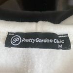 Pretty Garden Chic Long Sleeve Zip Down Jacket with LOVE graphic. Size Medium Photo 3