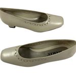 Jubilee Cara Cut out camp pump vintage Bone Shoe Size 9.5 Photo 0