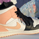Nike Jordan 1 Mids Photo 1