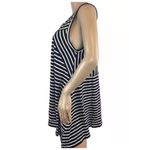 Jones New York  Women’s stripes shark bite hem Tank top size Medium Photo 1