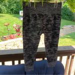 Zella Dark Heathered Gray Black Capri Leggings Size L Large Photo 2