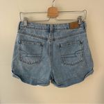 American Eagle High Rise Mom Short Photo 3