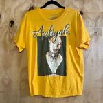 Aaliyah Short Sleeve 100% Cotton Yellow 90s Retro Graphic Tee Sz M / L Size M Photo 0