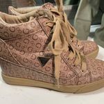 Guess tennis shoes, woman, size 7.5 Photo 2