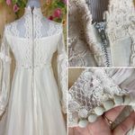 VINTAGE Lace Wedding Dress and Veil Size undefined Photo 3