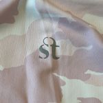 Strut this  Women’s Pink & White Camouflage Leggings Photo 5