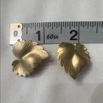 Park Lane Vintage  gold tone leaf shape clip on earrings EVC Photo 3