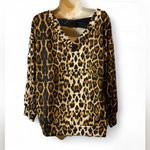 Vine & Love Leopard V Neck Buckle Top‎ Photo 2