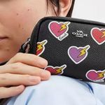 Coach NWT Pouch Wristlet With Heart Bolt Print $118 Photo 3