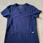 FIGS  Navy Dual Pocket Scub Top Photo 0