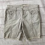 DKNY Jeans women 14 jean shorts w/freyed hem grey Photo 0