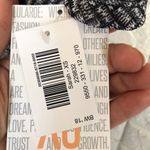 LuLaRoe  Sarah‎ lightweight long kimono Photo 3