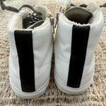 P448  Women’s Sz 38 / US 7.5 Star high-top sneaker in White Leather / Gray Laces Photo 5