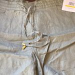 Ellen Tracy army green pull on linen shorts Photo 4