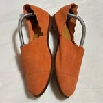 Anthropologie Klub Nico Women’s Georgette Scalloped Flats Orange Suede size 8 Photo 3
