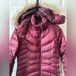 Eddie Bauer  EB650 Women Maroon Faux Fur Removable‎ Hoodie Goose Down Coat Sz XS Photo 2