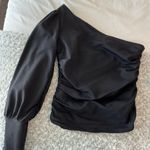 L'Academie L’Academie One Shoulder Blouse Photo 2