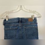 American Eagle distressed hi rise jeggings next level stretch size 2 85% cotton Photo 6
