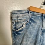 Old Navy  Rockstar Super Skinny Cut Off Shorts Light Wash Photo 4