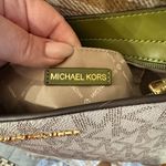 Michael Kors NWOT  Messenger Crossbody Handbag Monogram Canvas Green Leather Photo 9