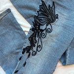 American Vintage vintage Blue denim and black butterfly embroidered jeans with a low rise fit Photo 3