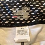 Under Armour UA womens sz Medium Compression Workout Leggings capri black white Photo 3