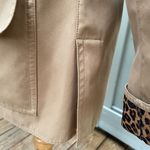 Dennis Basso MICROFIBER Mid-LENGTH JACKET WITH LEOPARD PRINT LINING
SIZE Medium Photo 5