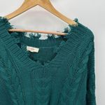 Entro  Green V-Neck Long Sleeve Cable Knit Frayed Sweater Women's Size Large L Photo 3