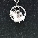 Unique Vintage Dainty Chic  Vintage Silver Tone Faux Pearl Small Pendant Necklace Photo 1