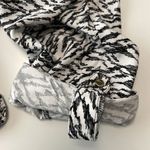 Thalia Sodi Thalia and Sodi rayon blouse.  Size Medium. 3/4 length sleeve that rolls up. Photo 8