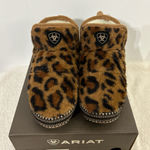Ariat Women's Leopard Print Fuzzy Slippers Photo 0