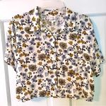 belle du jour Junior’s Short Sleeve Floral Printed Button-down Cropped Blouse Photo 0