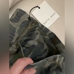 Bella Dahl NWT  Crop Camo Joggers Pants With Pockets Size L Photo 9