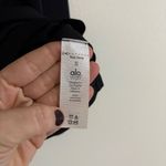 Alo Yoga  Black Hoodie Lightweight Dri Fit Size Small Photo 7