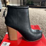 Elle  Elshelly black booties Photo 5