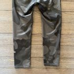 Alo Yoga Alo High-Waist Airbrush Capri Camo Photo 5