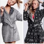PINK - Victoria's Secret Victoria's Secret PINK Black White Red Green Holiday Dog Reversible Robe XS/S Photo 1
