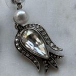 Oscar de la Renta NWOT Oscsr de la renta Elegant Silver and Pearl Drop Earrings Photo 3